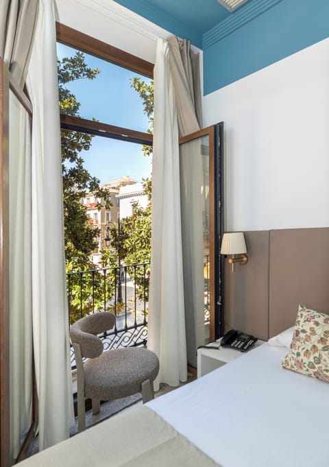 Superior Double Room, City View | Memory foam beds, individually decorated, soundproofing