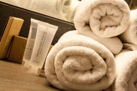 Premium bedding, down comforters, in-room safe, desk