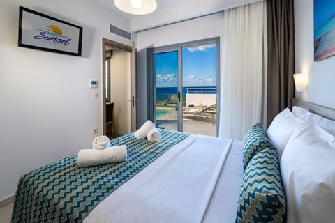 Exclusive Apartment, Private Pool | In-room safe, individually decorated, individually furnished