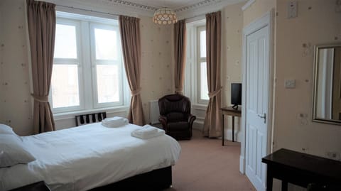 Superior Double or Twin Room | Individually decorated, individually furnished, desk, laptop workspace