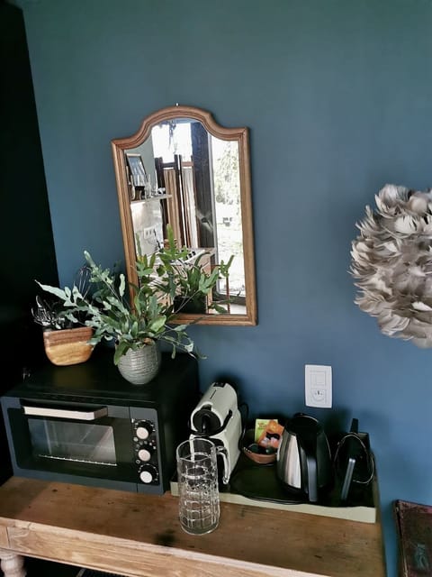 Deluxe Bungalow, Ensuite, Pool View | Private kitchen