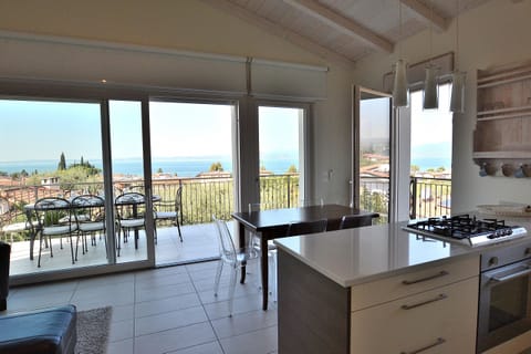 Villa, 4 Bedrooms | Private kitchen | Full-size fridge, oven, stovetop, dishwasher