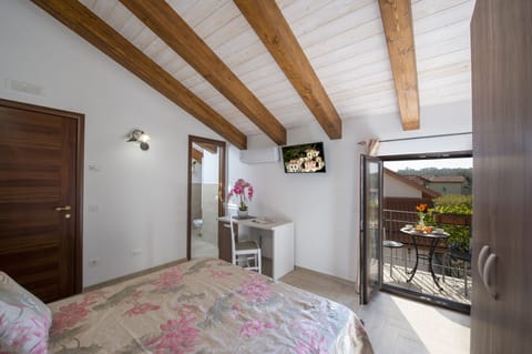 Classic Double Room (Amalfi) | Desk, free WiFi