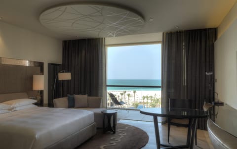 Room, 1 King Bed, Sea View | Egyptian cotton sheets, premium bedding, free minibar items