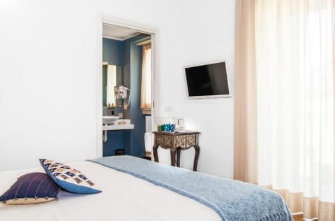 Comfort Single Room | Premium bedding, down comforters, minibar, in-room safe