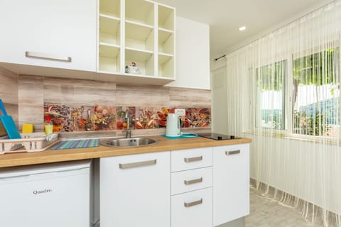 Superior Studio, Terrace | Pillowtop beds, soundproofing, iron/ironing board, free WiFi