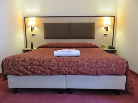 Double Room, Balcony, Mountain View | Down comforters, in-room safe, desk, free WiFi