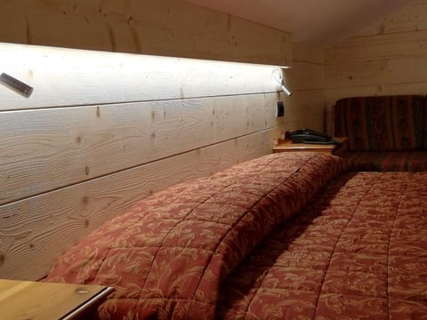 Down comforters, in-room safe, desk, free WiFi