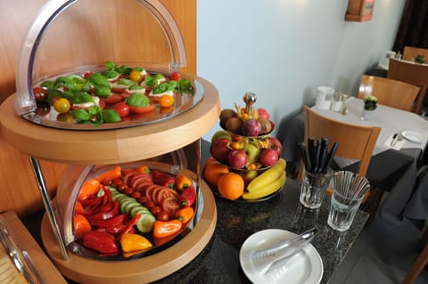 Daily buffet breakfast for a fee