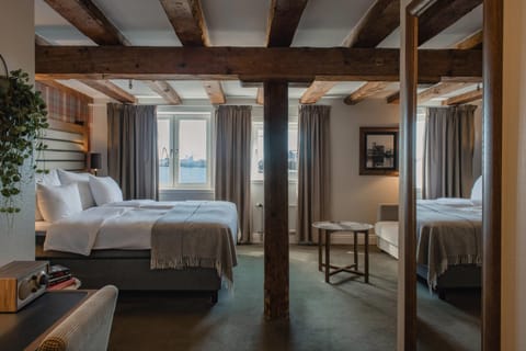 Deluxe Double Room, 1 Double Bed with Sofa bed, Non Smoking | Desk, laptop workspace, iron/ironing board, bed sheets