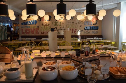 Daily buffet breakfast for a fee