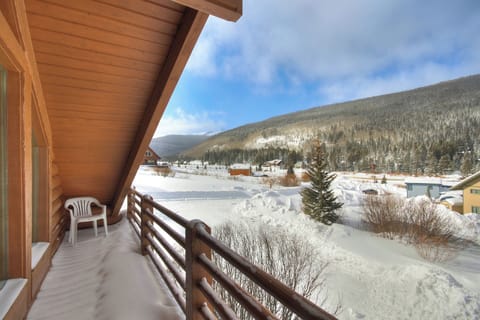 House (4 Bedrooms) | Exterior