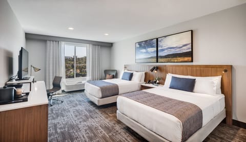 Hypo-allergenic bedding, in-room safe, desk, laptop workspace