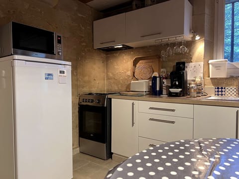 Romantic Cottage, Garden View (Le Pigeonnier de Gondière) | Private kitchen | Highchair