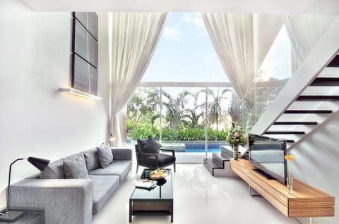Duplex 2 Bedrooms Pool Access with Bathtub | Balcony view