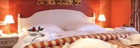 Hypo-allergenic bedding, minibar, in-room safe, individually decorated