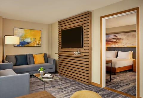 Suite, 1 Bedroom | Premium bedding, in-room safe, desk, blackout drapes