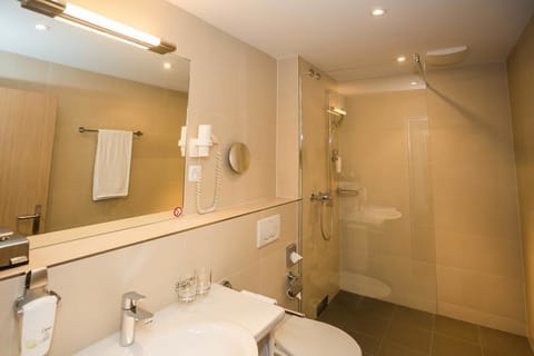 Superior Room | In-room safe, desk, free WiFi, alarm clocks