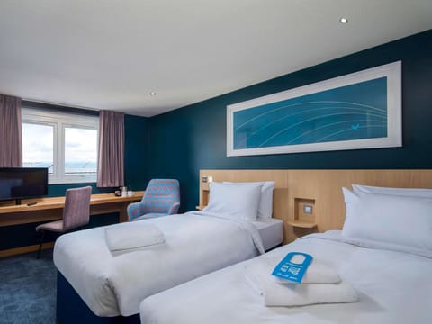 Desk, iron/ironing board, rollaway beds, WiFi