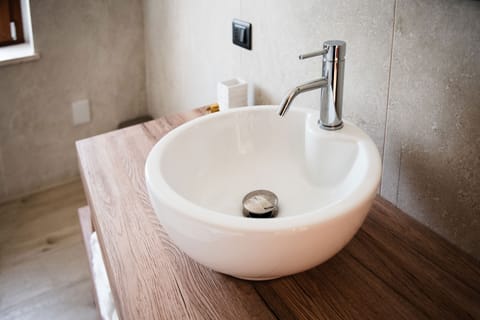 Design Double Room | Bathroom | Free toiletries, hair dryer, bidet, towels