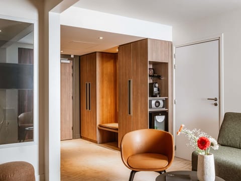 1 bedroom, premium bedding, minibar, in-room safe