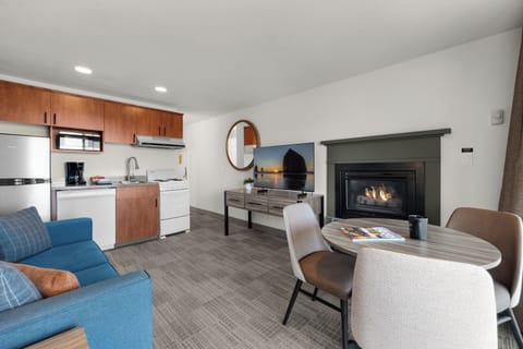 Suite, 1 Queen Bed with Sofa bed, Kitchen, Partial Ocean View | Laptop workspace, blackout drapes, free cribs/infant beds, free WiFi