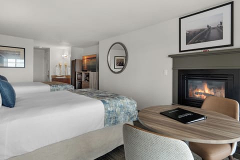 Deluxe Queen Studio, 2 Queen Beds, Ocean View | Laptop workspace, blackout drapes, free cribs/infant beds, free WiFi