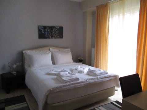 Egyptian cotton sheets, premium bedding, down comforters, pillowtop beds