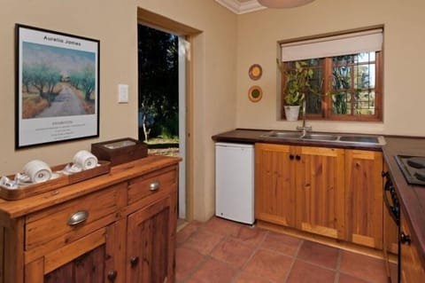 Cottage, 2 Bedrooms | Room amenity