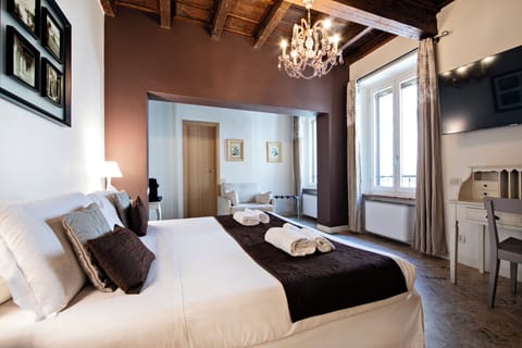 Suite, City View | Down comforters, in-room safe, desk, blackout drapes