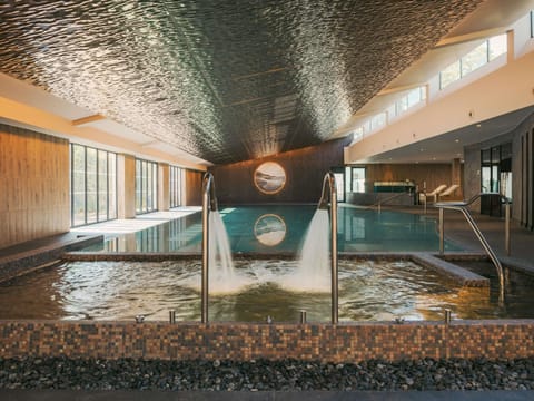 Couples treatment rooms, sauna, hot tub, steam room, Turkish bath