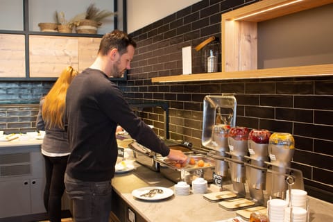 Daily buffet breakfast for a fee