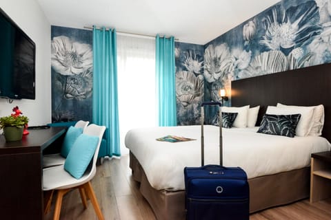 Premium bedding, pillowtop beds, minibar, in-room safe