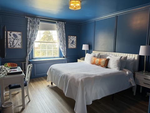 Design Room | Hypo-allergenic bedding, individually decorated, individually furnished