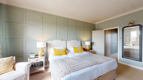 In-room safe, desk, blackout drapes, iron/ironing board