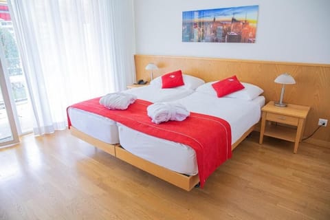 Double Room, Balcony, Garden View | In-room safe, soundproofing, free WiFi, wheelchair access