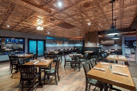 Breakfast, lunch and dinner served