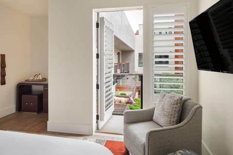 Premium bedding, down comforters, pillowtop beds, minibar