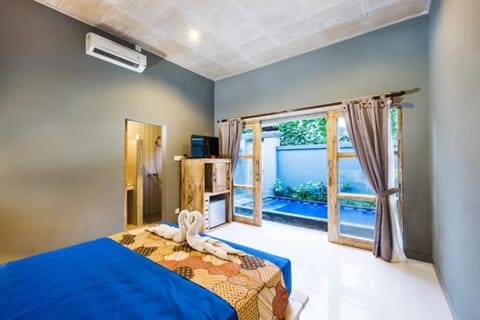 Family Room, Multiple Beds | Minibar, desk, soundproofing, free WiFi