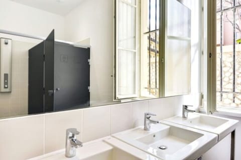 Shower, towels, toilet paper