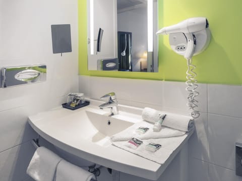 Privilege, Room, 1 Double Bed | Premium bedding, pillowtop beds, minibar, in-room safe