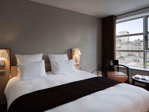 Standard Room, 1 Double Bed | Premium bedding, pillowtop beds, minibar, in-room safe