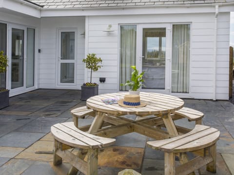 Cottage | Balcony