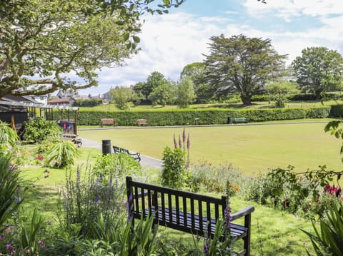 Cottage | Property grounds