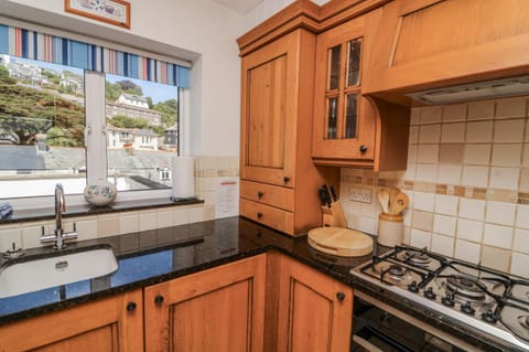 Cottage | Private kitchen | Dishwasher, mixer, cookware/dishes/utensils