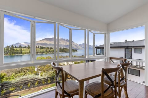 The Tekapo Suite | Lake view