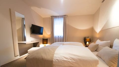 Suite, 2 Bedrooms, Balcony | In-room safe, desk, soundproofing, free WiFi