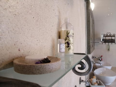 Luxury Double Room (Hillside) | Bathroom | Shower, free toiletries, hair dryer, bathrobes