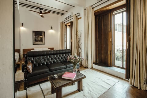 SIN SUITE | Premium bedding, memory foam beds, in-room safe, individually decorated