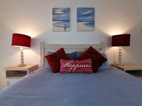 Cottage, Beachside | 4 bedrooms, desk